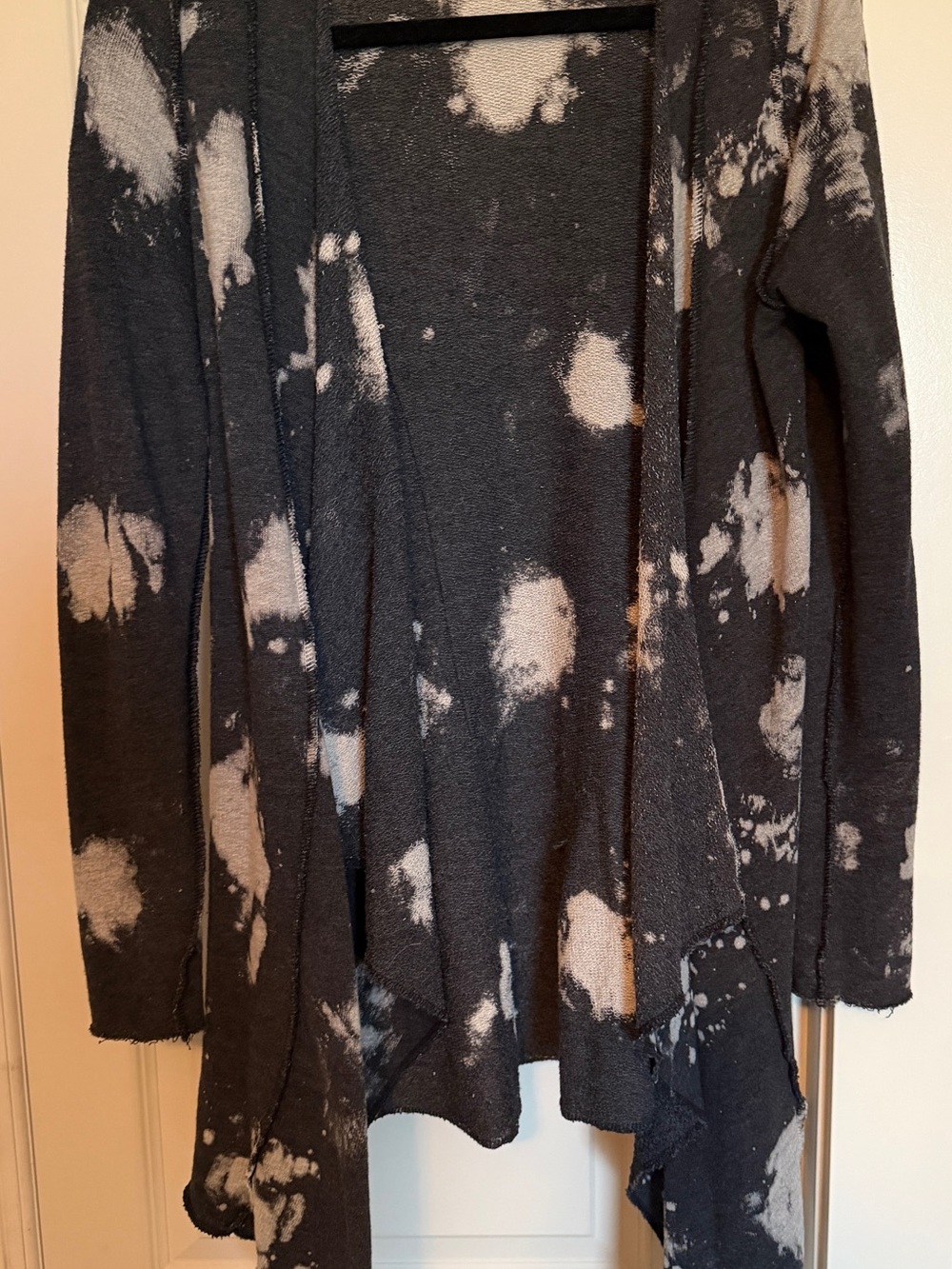 T Party Fashion Black and Cream Tie-Dye Open-Front Cardigan